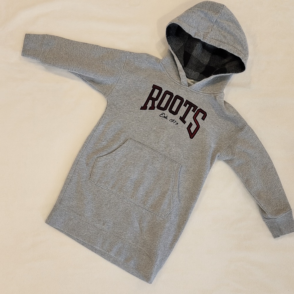 Roots kids long kanga hoodie in grey size youth small 5-6 years old